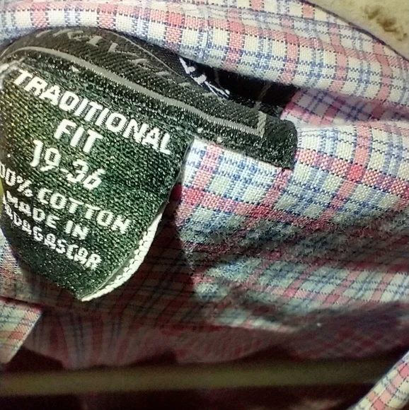 Jos A Bank Traveler Traditional Fit Checkered Button Down Shirt Men's sz 19-36. - Picture 6 of 6